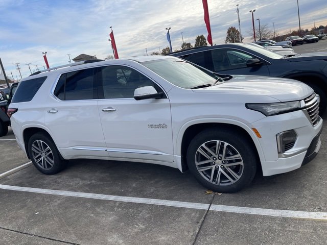 2023 Chevrolet Traverse High Country's photo