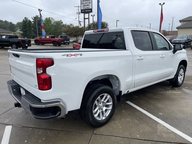 2026 Chevrolet Silverado 1500 LT photo 3