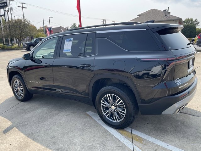 2025 Chevrolet Traverse photo 4