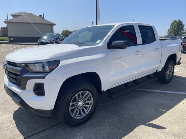 2026 Chevrolet Colorado LT photo 2