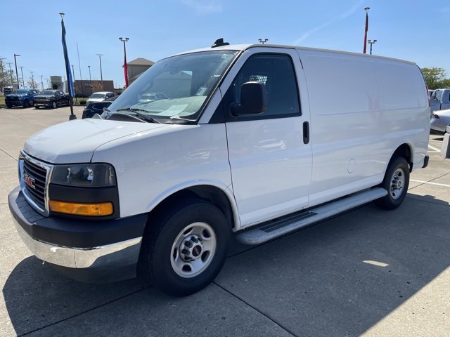 2024 Gmc Savana Cargo 2500 photo 2