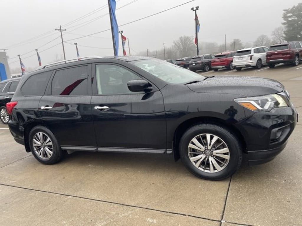 Used 2019 Nissan Pathfinder S SUV