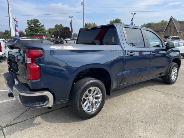 2022 Chevrolet Silverado 1500 LT photo 3