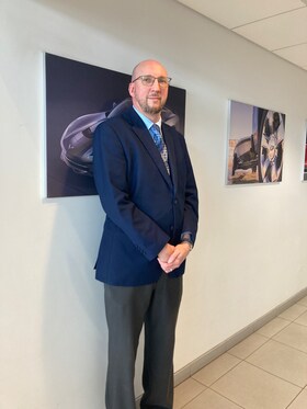 Staff member Christopher Warren from ID_09d4d14932e3