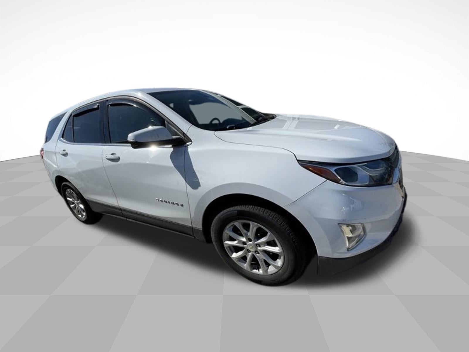 2018 Chevrolet Equinox LT photo 3