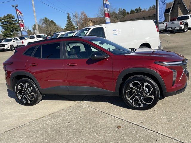 2025 Chevrolet Trax RS's photo