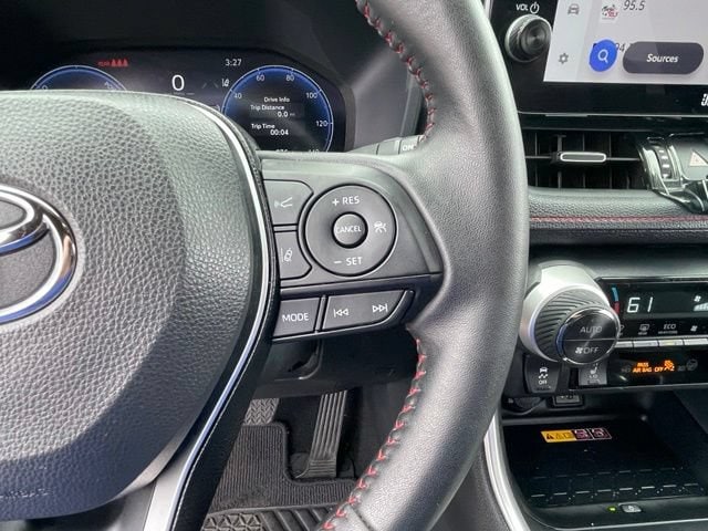 2024 Toyota RAV4 XSE - Photo 17