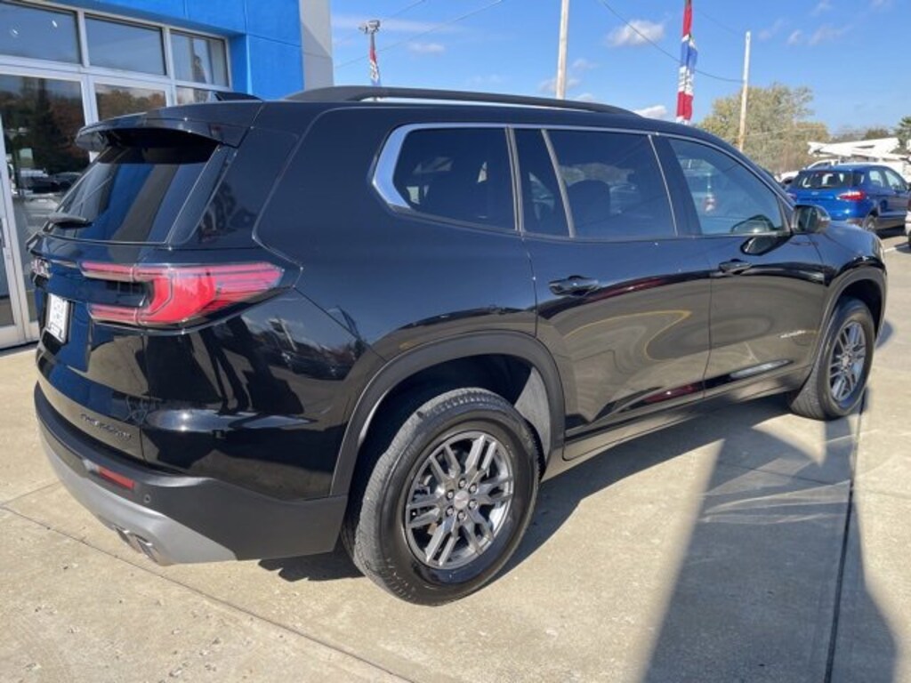 Used 2025 GMC Acadia Elevation SUV