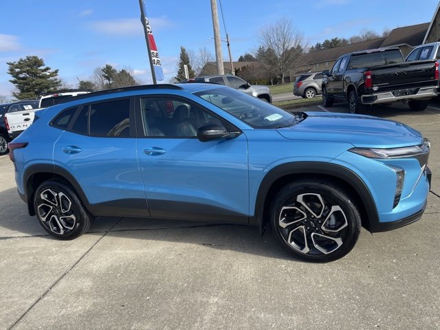 2025 Chevrolet Trax RS's photo