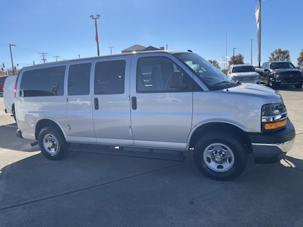 2024 Chevrolet Express Passenger 2500 1LT Van