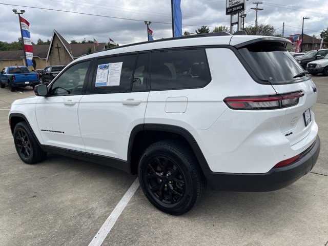 2024 Jeep Grand Cherokee Altitude photo 2