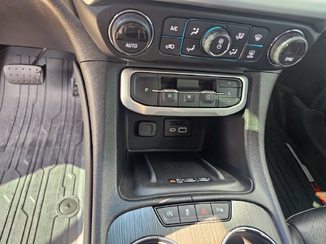 2023 GMC Acadia SLT - Photo 17