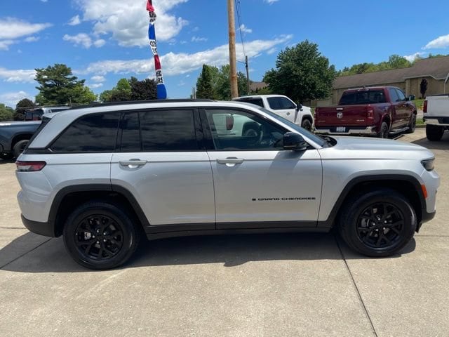 2025 Jeep Grand Cherokee Altitude - Photo 8