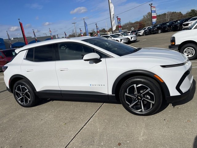 2026 Chevrolet Equinox EV 2LT's photo