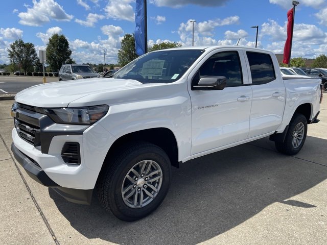 2025 Chevrolet Colorado Work Truck LT photo 2