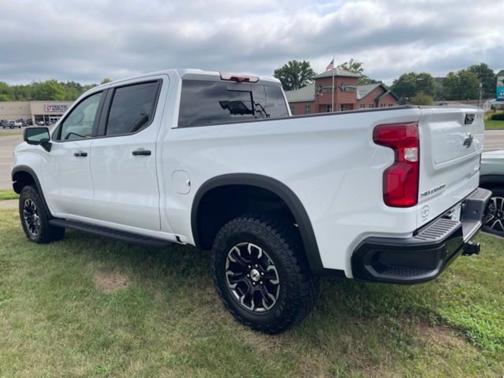 New 2025 Chevrolet Silverado 1500 ZR2 Truck