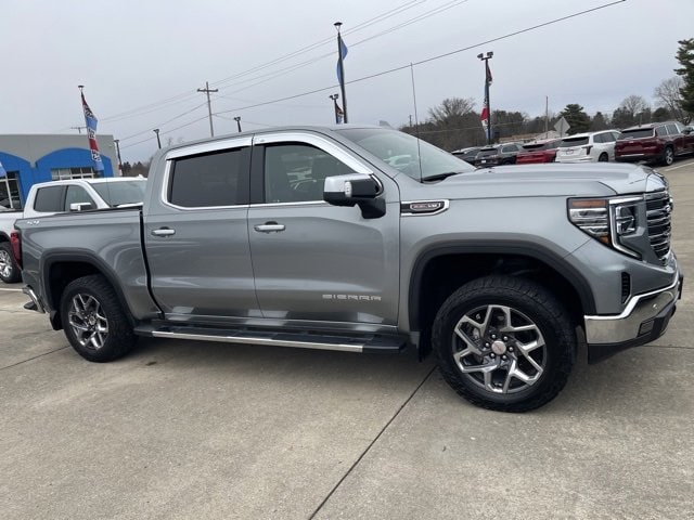 2023 GMC Sierra 1500 SLT's photo