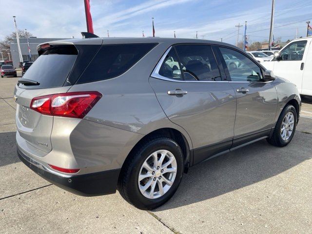 2018 Chevrolet Equinox LT photo 3