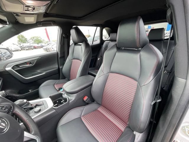 2024 Toyota RAV4 XSE - Photo 18