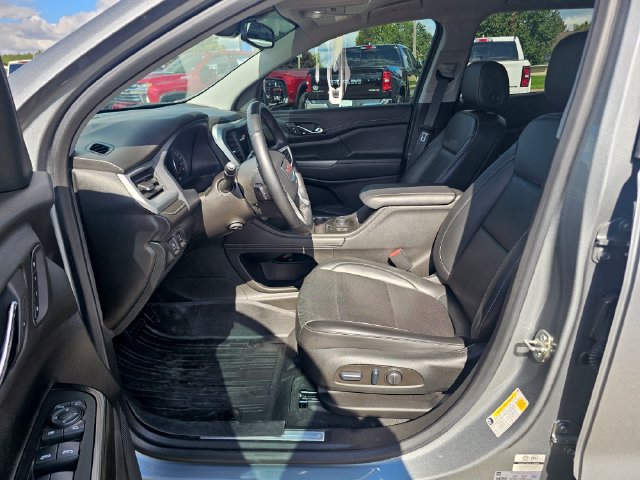 2023 GMC Acadia SLT - Photo 10