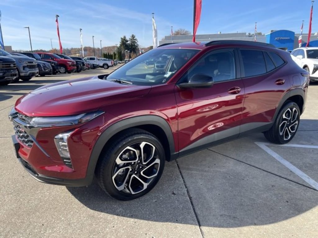 Used 2025 Chevrolet Trax 2RS SUV