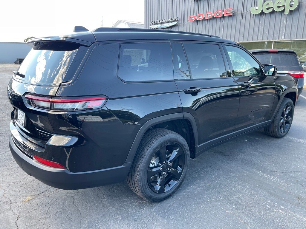 2025 Jeep Grand Cherokee Limited photo 3