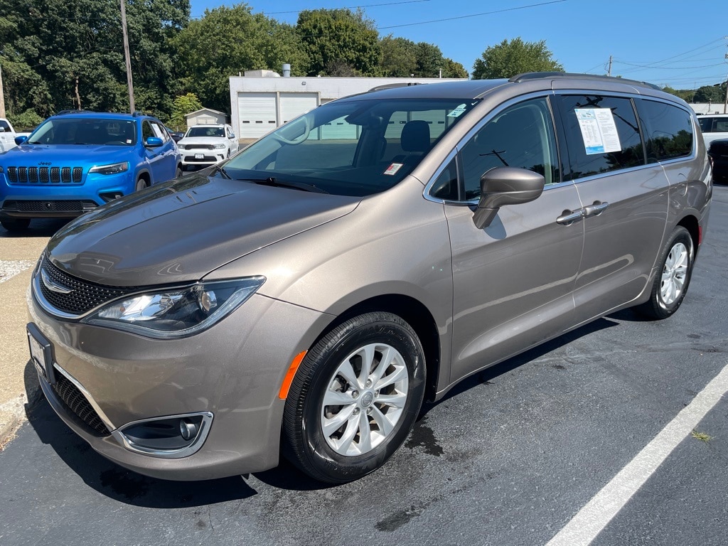 Used 2018 Chrysler Pacifica Touring Plus with VIN 2C4RC1FG5JR103110 for sale in Coshocton, OH