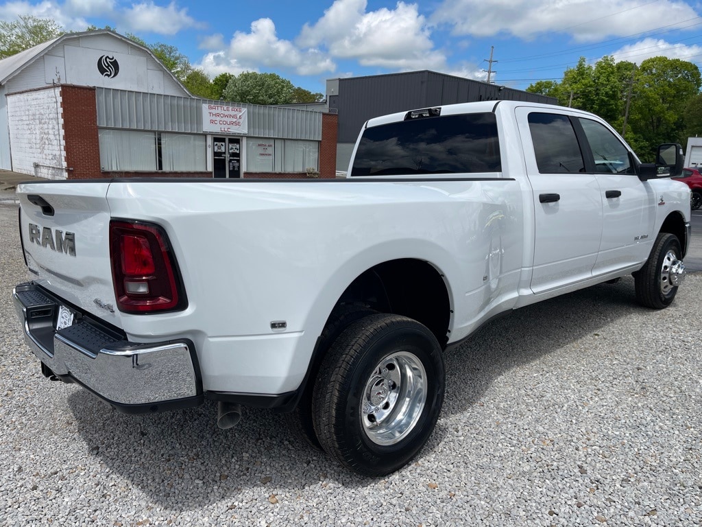 2025 Ram 3500 Big Horn photo 3
