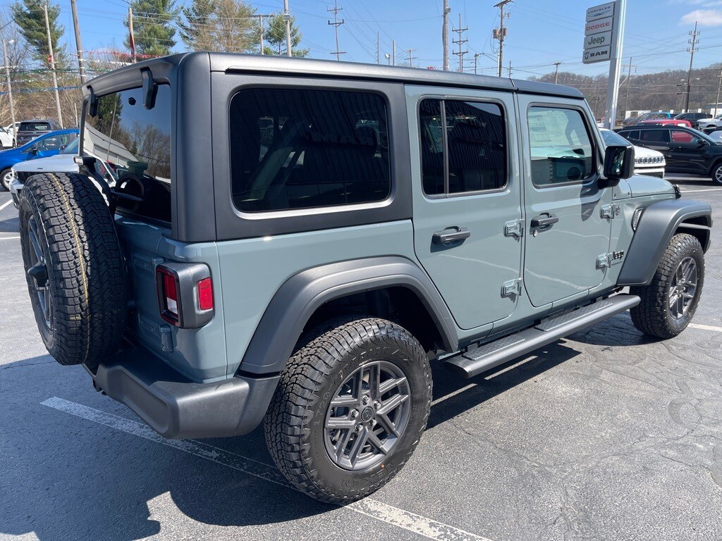 2025 Jeep Wrangler Sport S photo 3