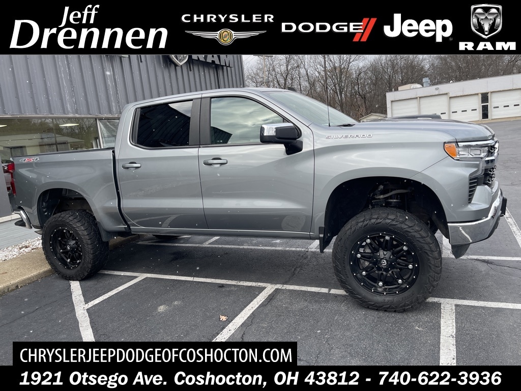 2025 Chevrolet Silverado 1500 LT's photo