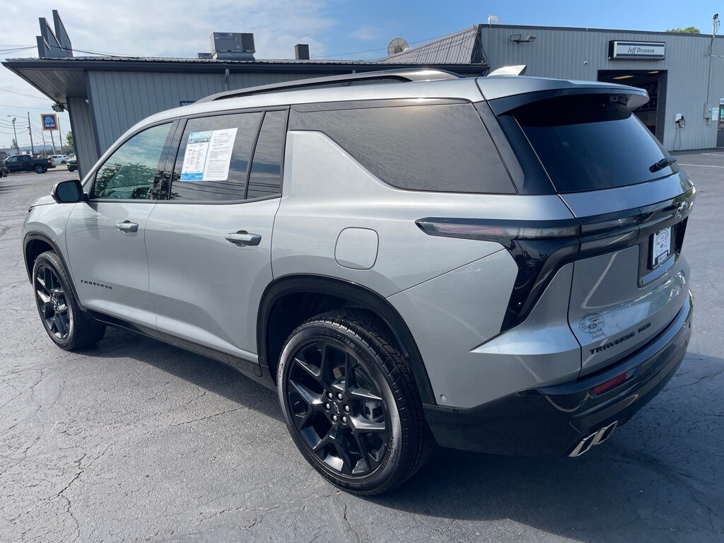 Used 2025 Chevrolet Traverse RS SUV