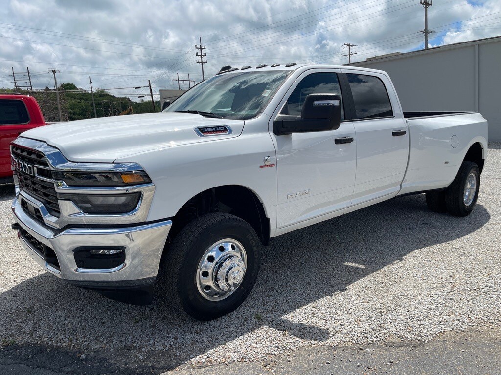 2025 Ram 3500 Big Horn photo 2