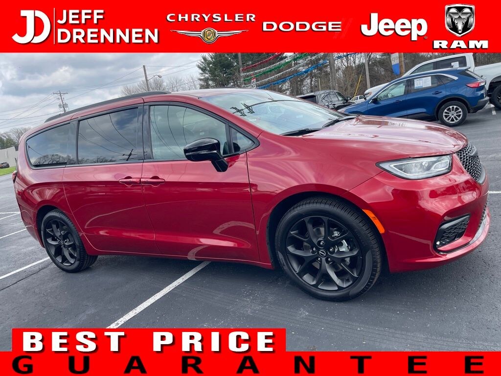 New 2026 Chrysler Pacifica SELECT Passenger Van