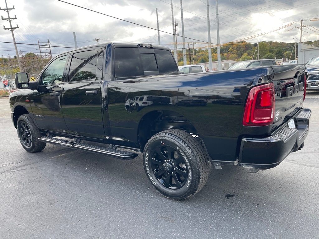 New 2026 Ram 2500 BIG HORN CREW CAB 4X4 6'4 BOX Pickup