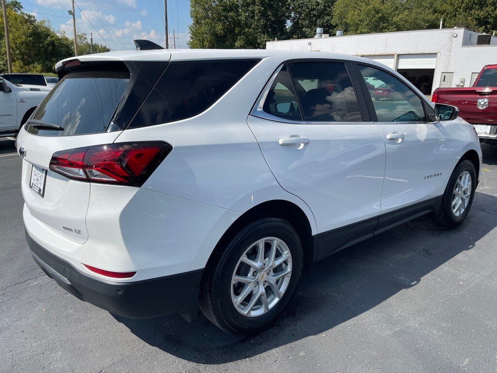 2022 Chevrolet Equinox LT photo 3