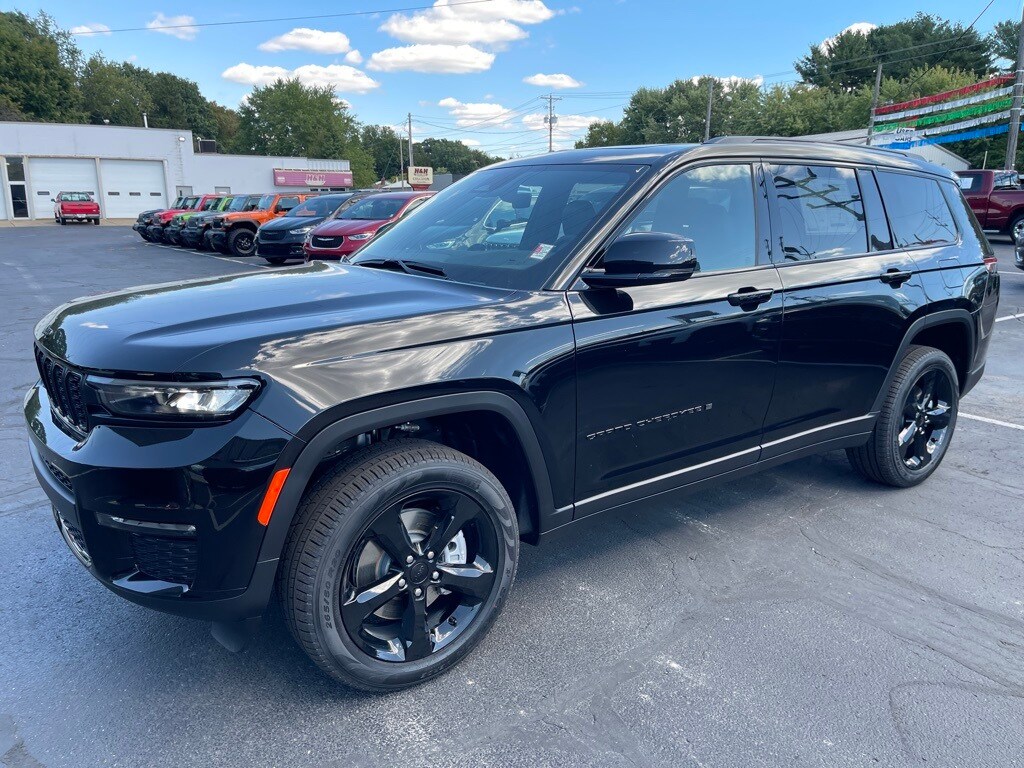 2025 Jeep Grand Cherokee Limited photo 2