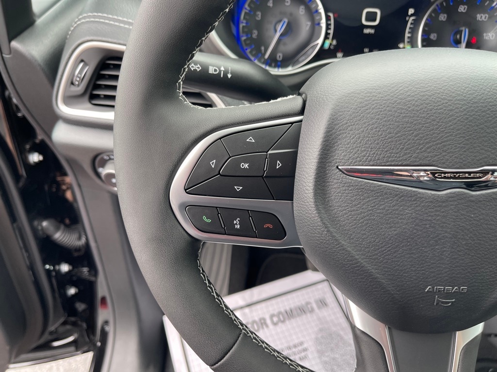 2026 Chrysler Pacifica Select - Photo 15