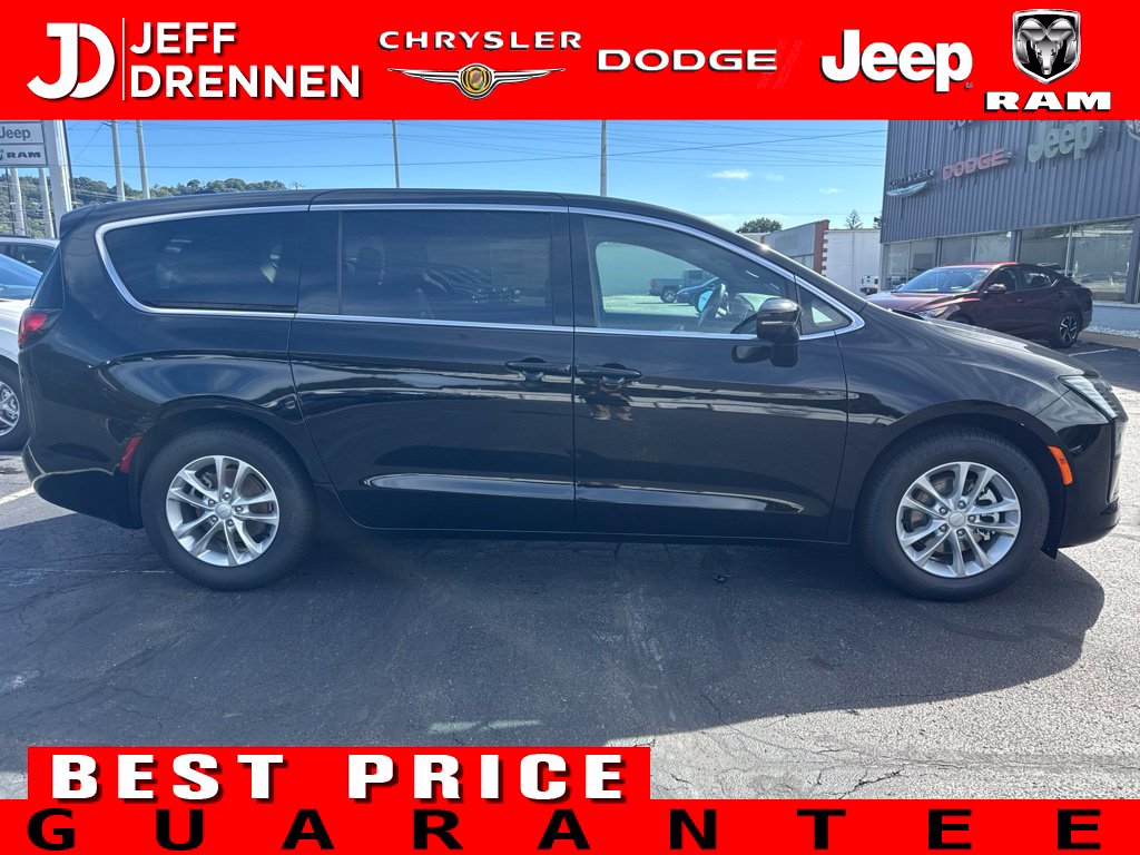 2027 Chrysler Pacifica SELECT Passenger Van