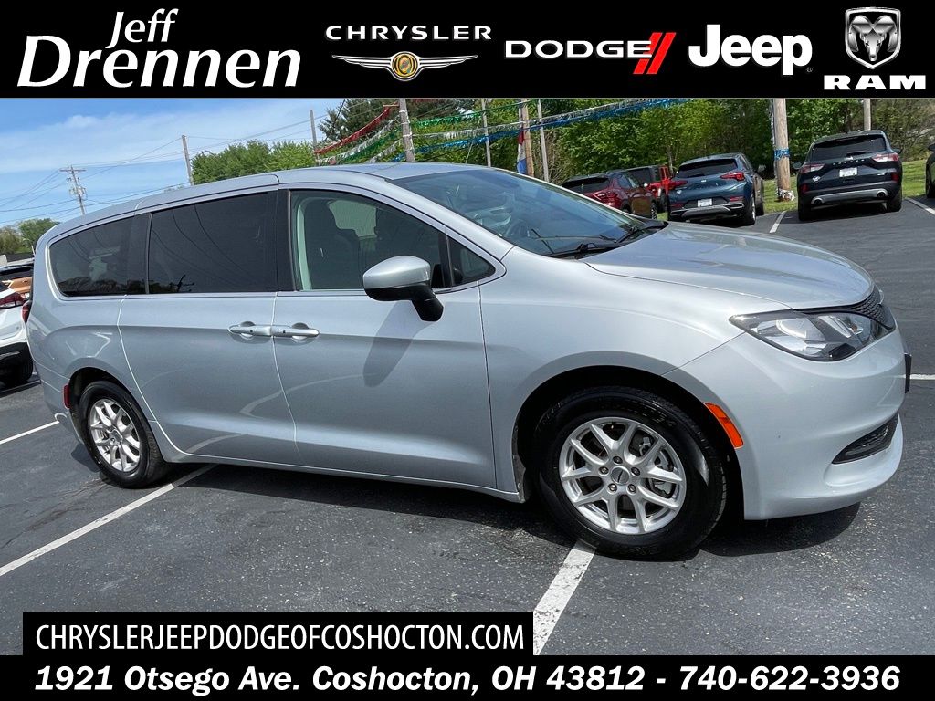 2023 Chrysler Voyager LX