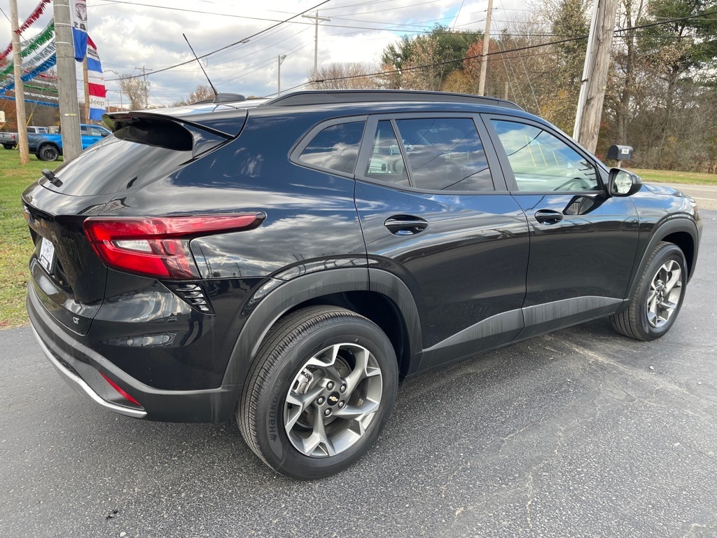 Used 2024 Chevrolet Trax LT SUV
