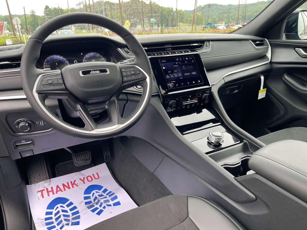 2025 Jeep Grand Cherokee L Altitude - Photo 13