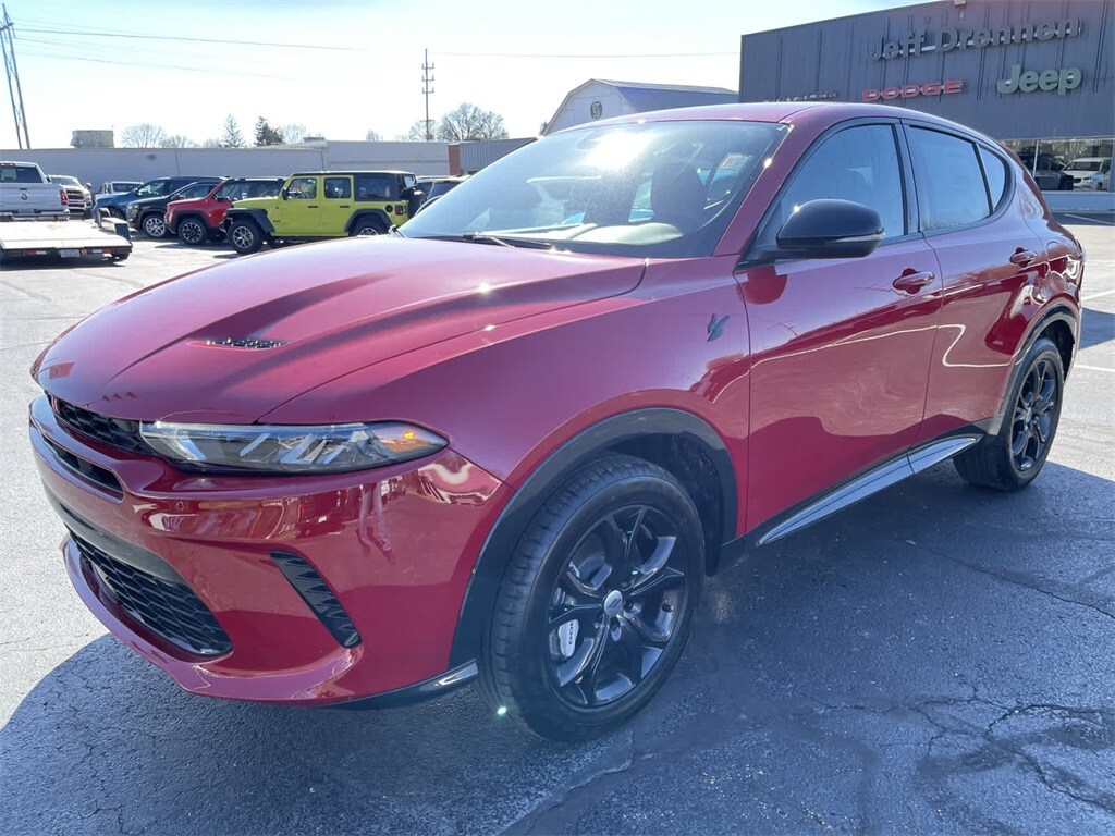 2024 Dodge Hornet R/T photo 2