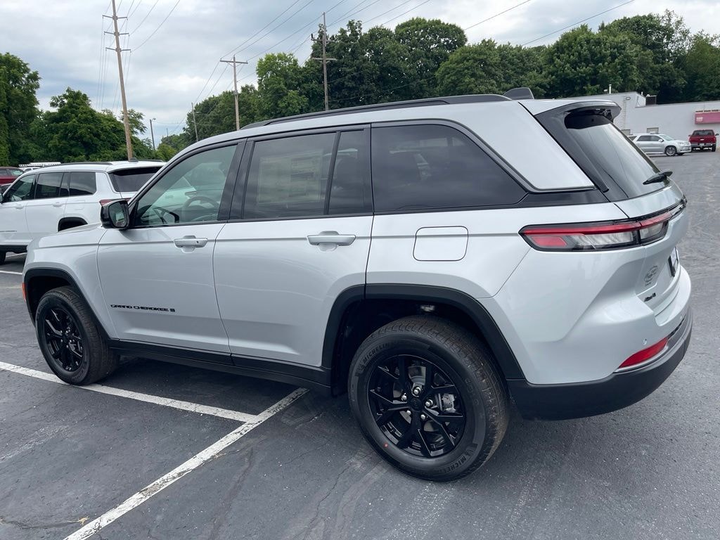 New 2026 Jeep Grand Cherokee LAREDO ALTITUDE 4X4 Sport Utility