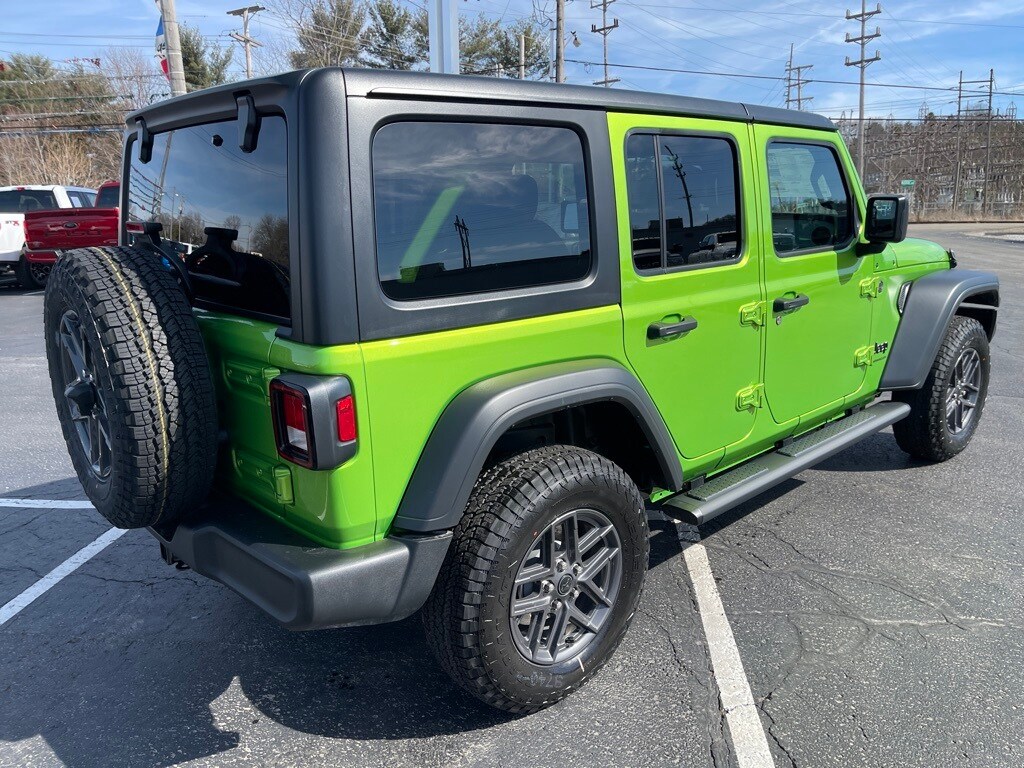 2025 Jeep Wrangler Sport photo 3