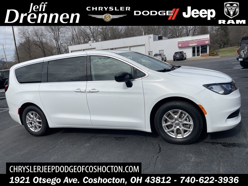 2024 Chrysler Voyager LX