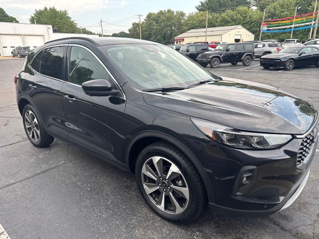 Used 2024 Ford Escape Platinum SUV