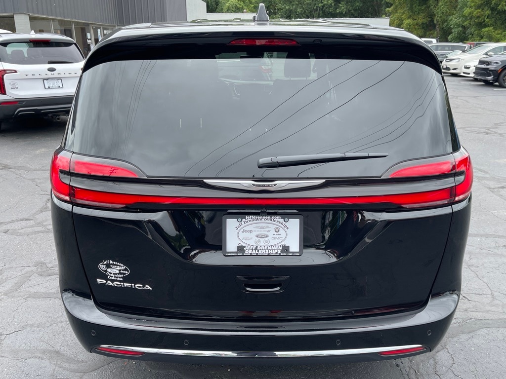 2026 Chrysler Pacifica Select - Photo 6