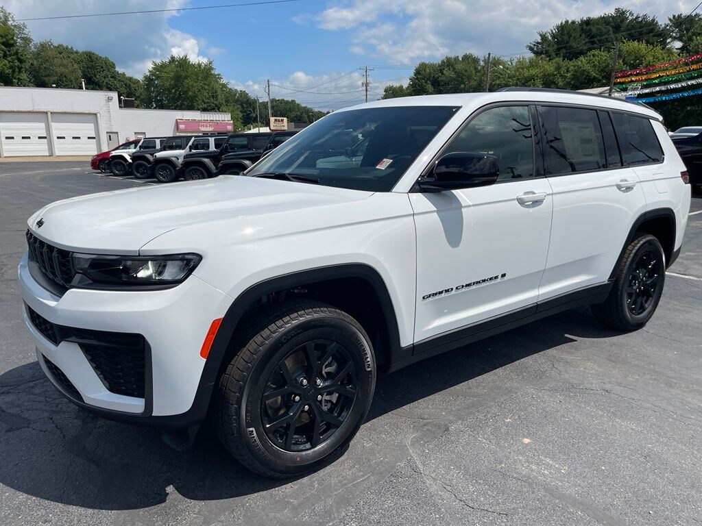 New 2026 Jeep Grand Cherokee L LAREDO ALTITUDE 4X4 Sport Utility