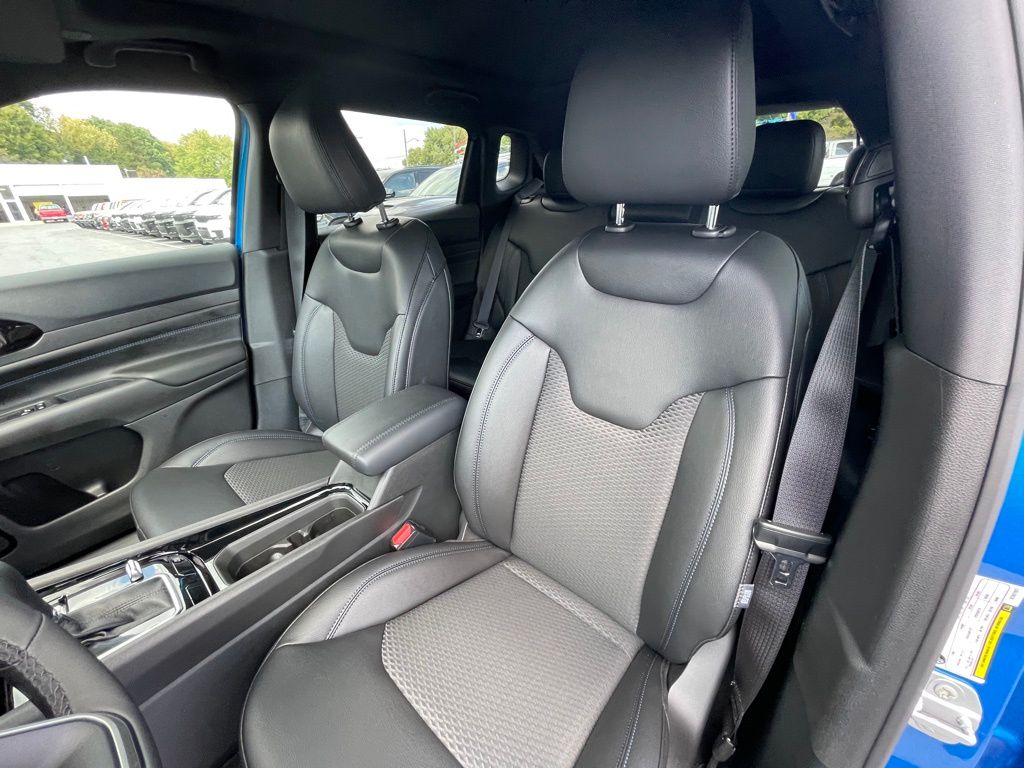 2025 Jeep Compass Latitude - Photo 18