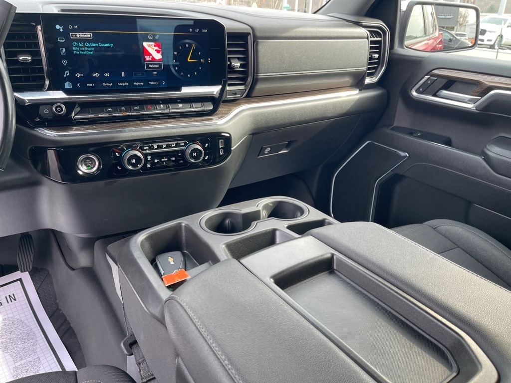 2023 Chevrolet Silverado 1500 LT - Photo 18